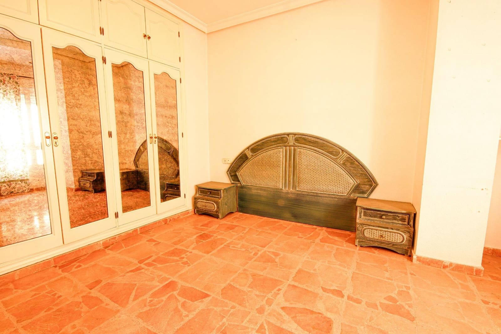 5 bedroom Apartment for sale in Torrevieja - € 299,000 (Ref: 8167279)