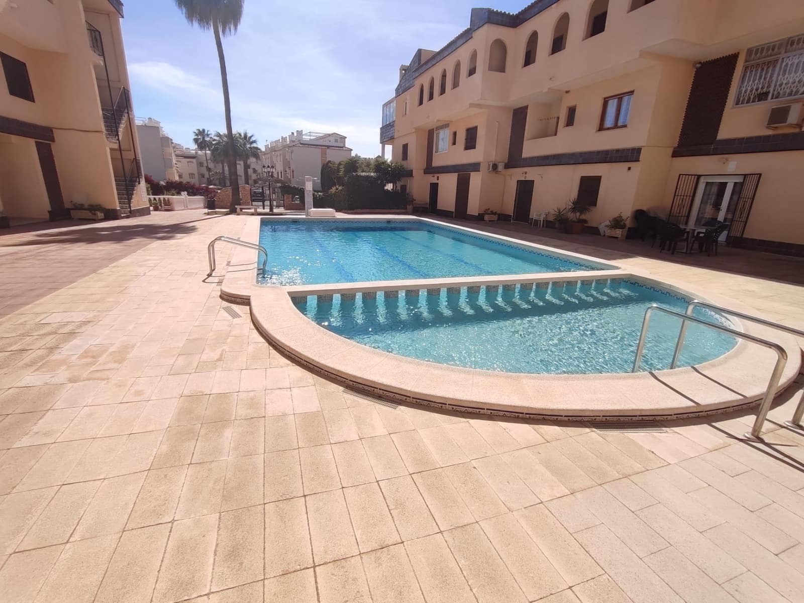 2 sypialnia Penthouse na sprzedaż w Punta Prima z basenem - 166 000 € (Ref: 8244805)