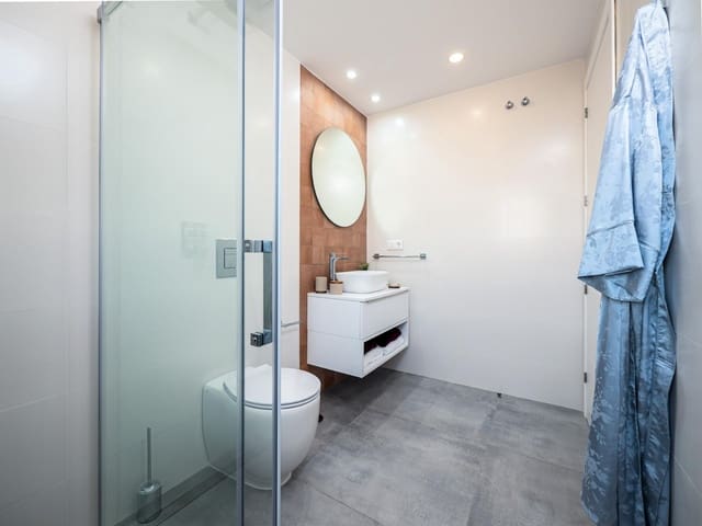 Chalet de 3 habitaciones en Villamartin, Orihuela en venta con piscina - 362.000 € (Ref: 8244817)