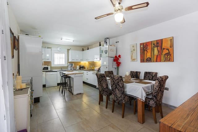 6 chambre Villa/Maison à vendre à Los Balcones avec piscine garage - 639 000 € (Ref: 8401588)