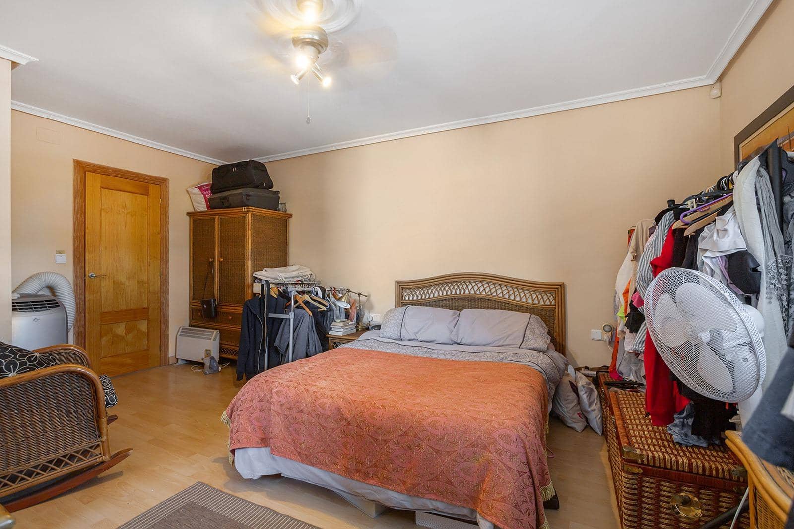 6 bedroom Villa for sale in Los Balcones with pool garage - € 639,000 (Ref: 8401588)