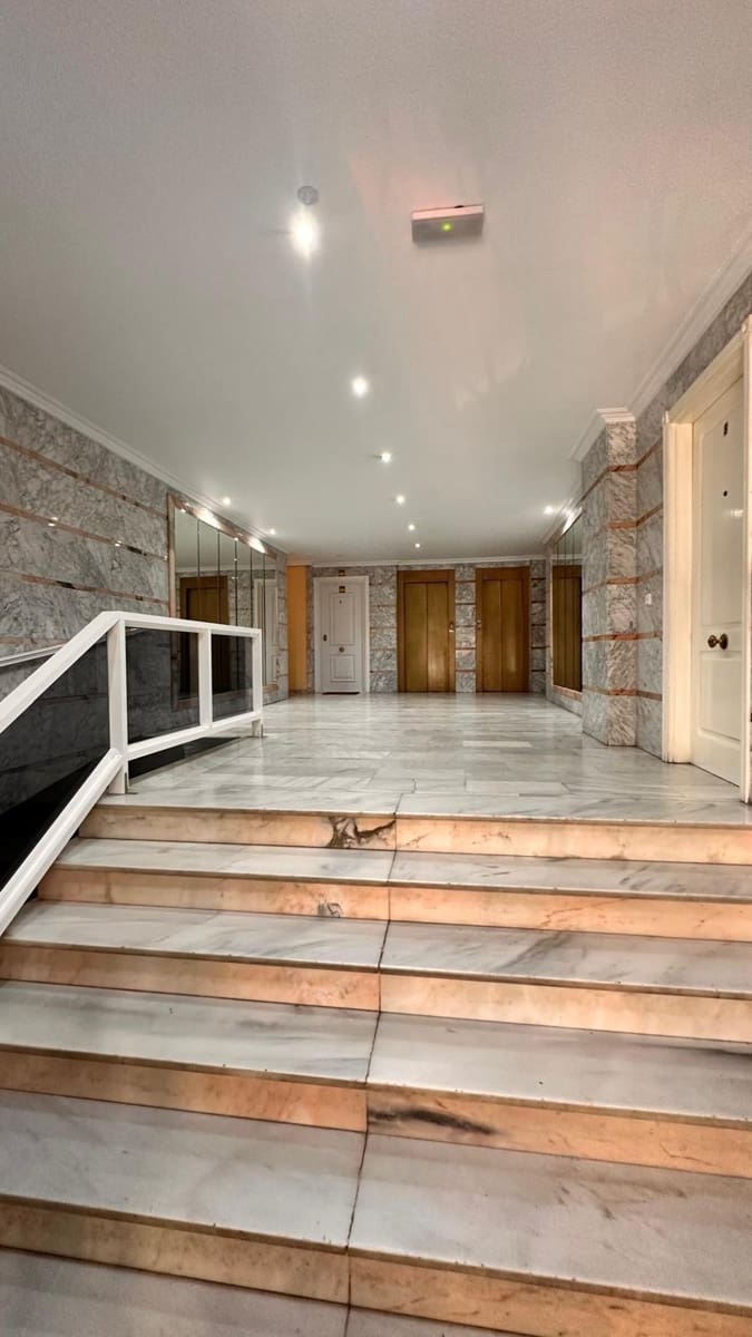 Apartamento de 2 habitaciones en Torrevieja en venta con garaje - 149.000 € (Ref: 8401589)