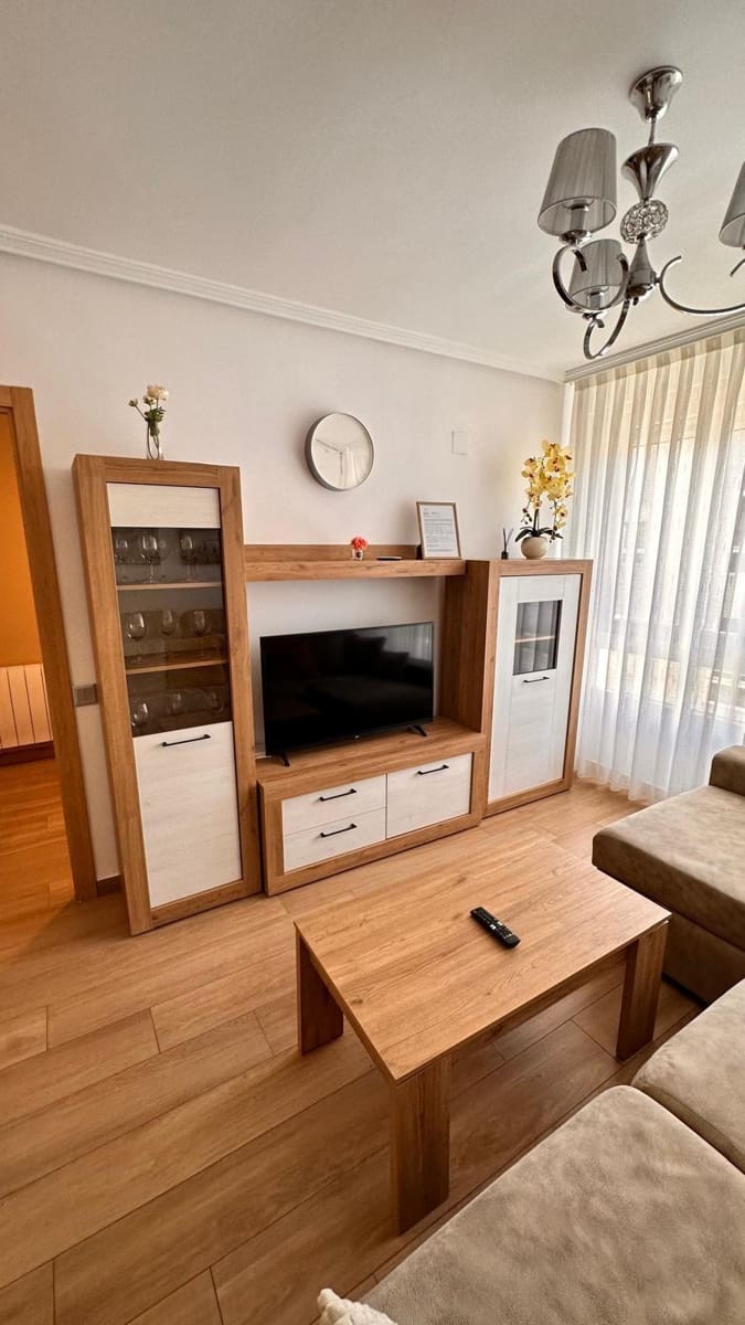 Apartamento de 2 habitaciones en Torrevieja en venta con garaje - 149.000 € (Ref: 8401589)