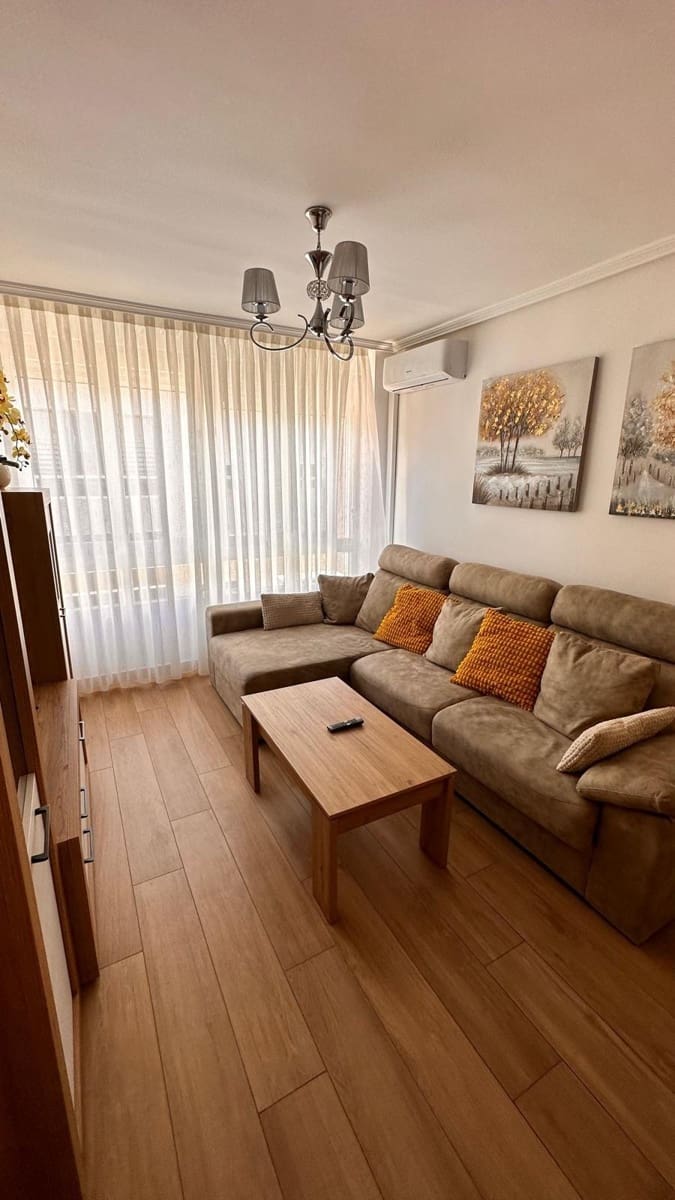 Apartamento de 2 habitaciones en Torrevieja en venta con garaje - 149.000 € (Ref: 8401589)