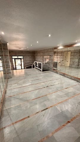 Apartamento de 2 habitaciones en Centro, Torrevieja en venta con garaje - 149.000 € (Ref: 8401589)