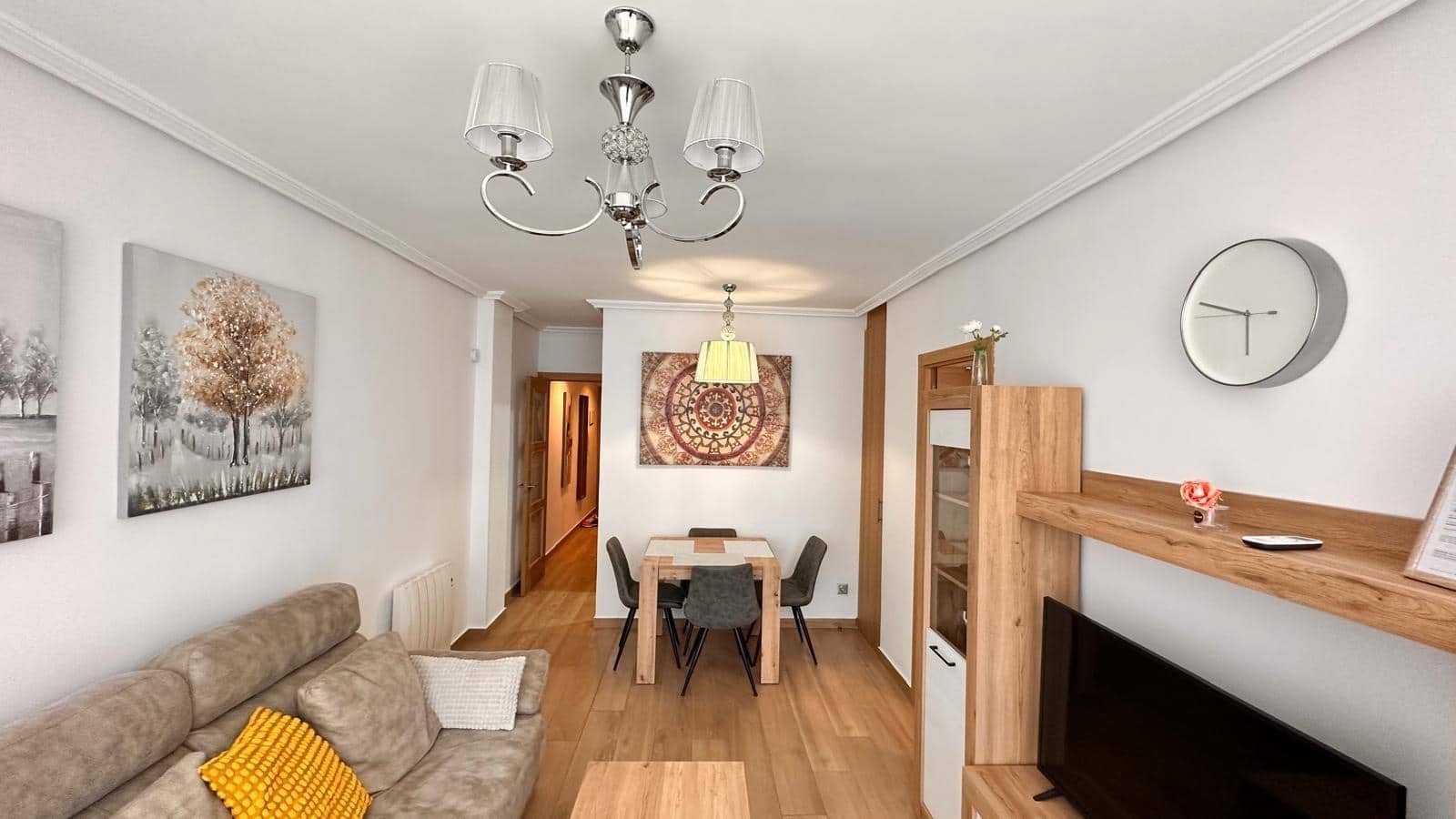 Apartamento de 2 habitaciones en Torrevieja en venta con garaje - 149.000 € (Ref: 8401589)