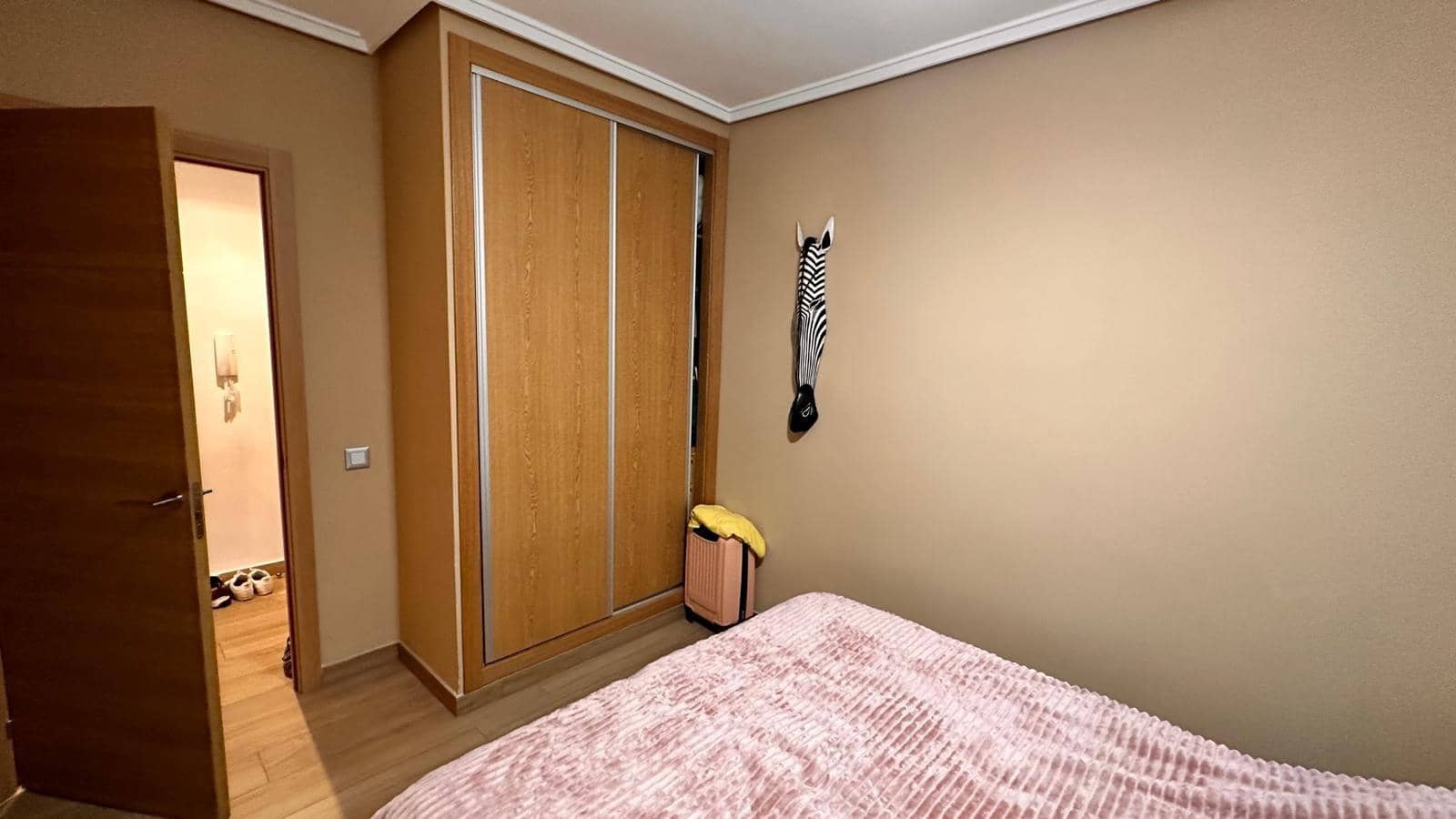 Apartamento de 2 habitaciones en Torrevieja en venta con garaje - 149.000 € (Ref: 8401589)