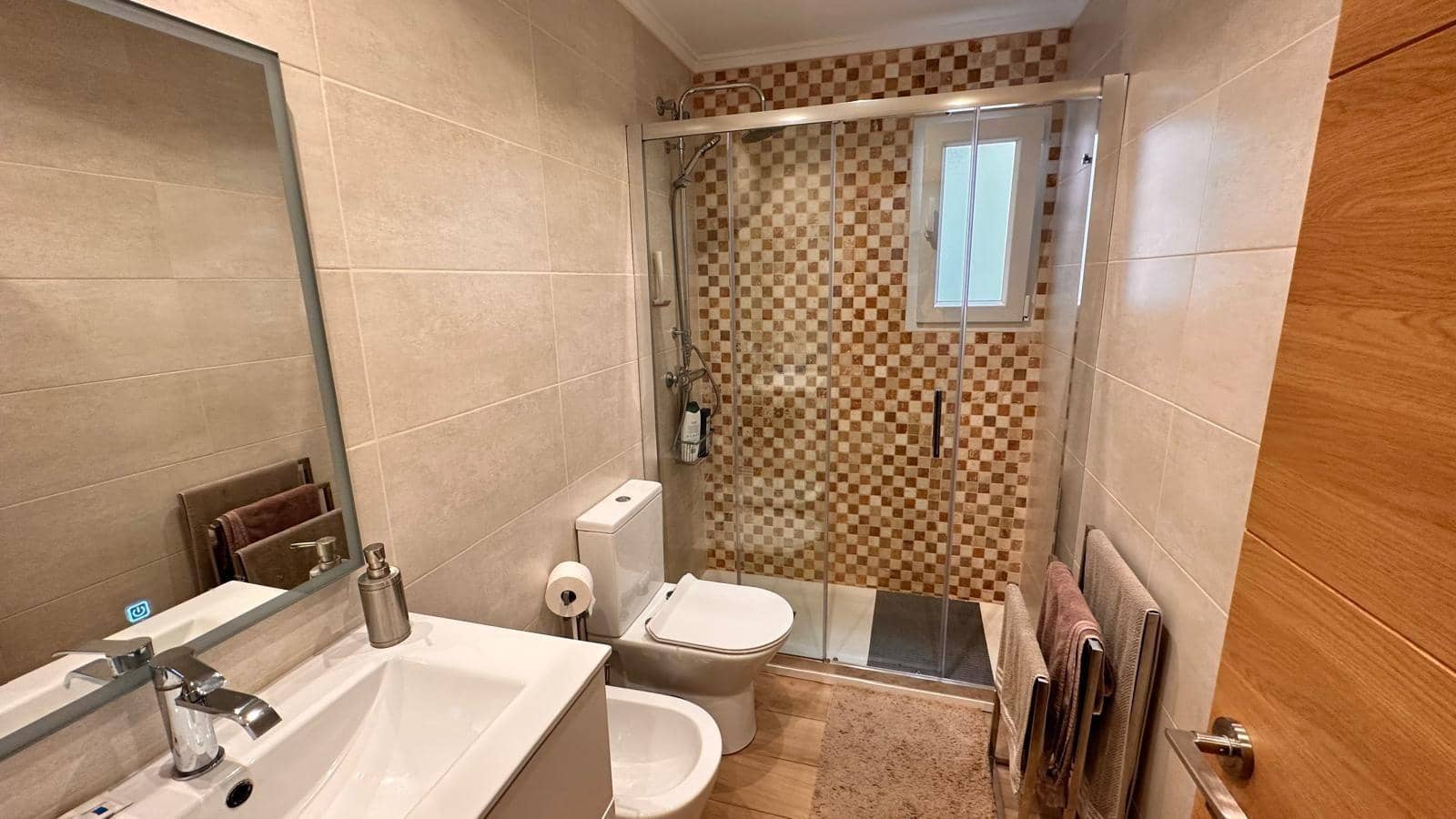 Apartamento de 2 habitaciones en Torrevieja en venta con garaje - 149.000 € (Ref: 8401589)