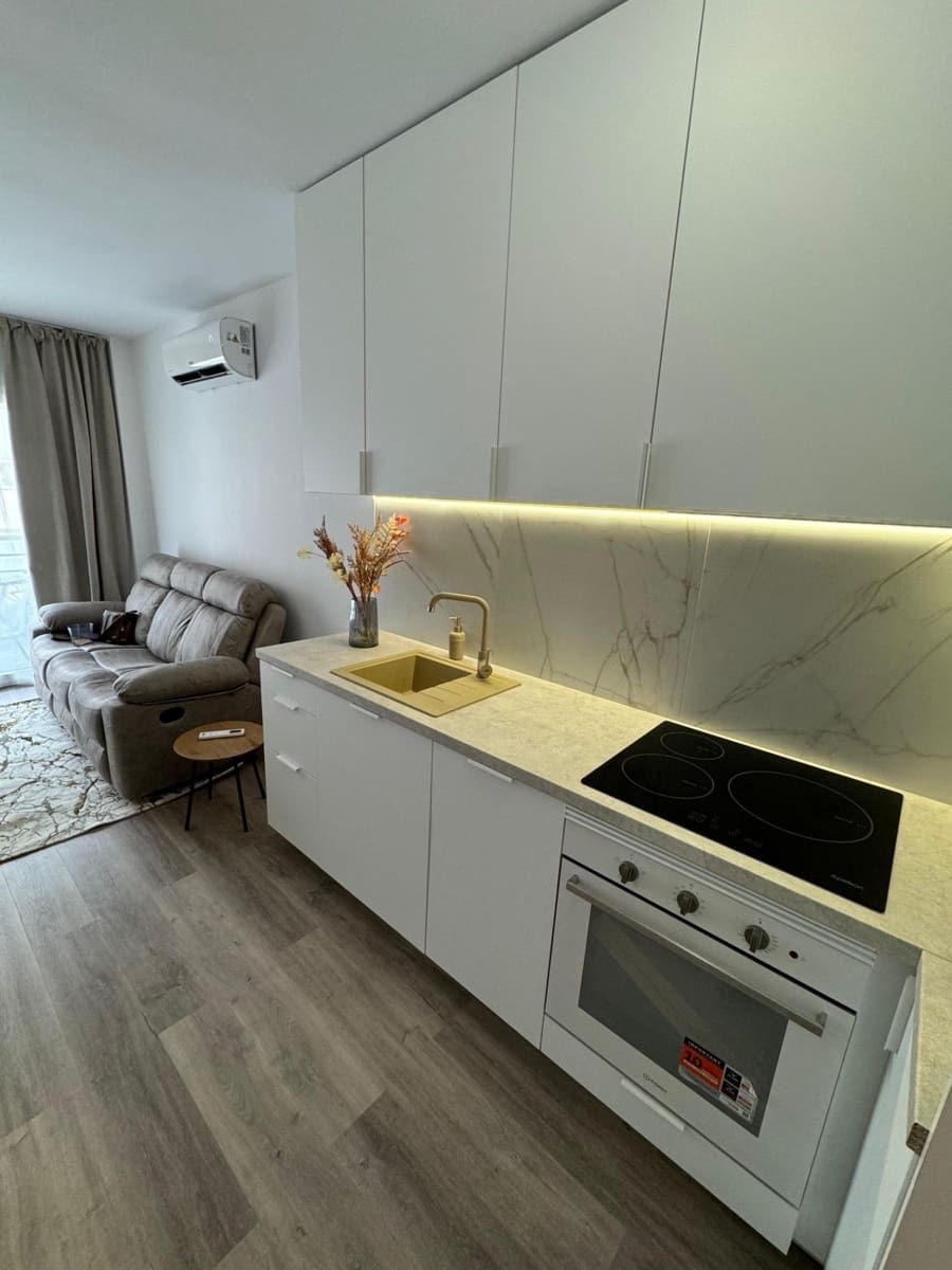 2 bedroom Apartment for sale in Torrevieja - € 158,000 (Ref: 8424966)