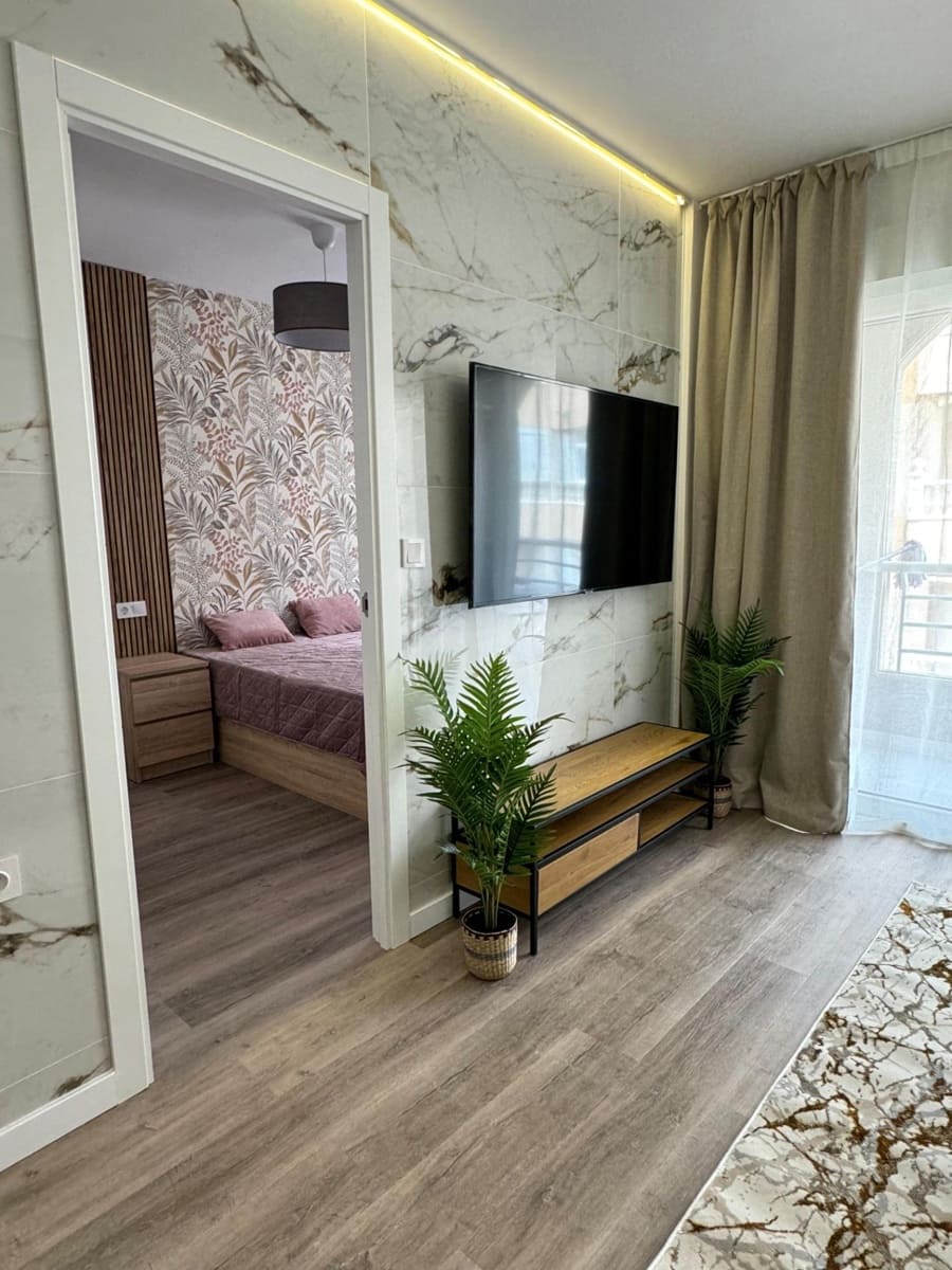 2 bedroom Apartment for sale in Torrevieja - € 158,000 (Ref: 8424966)