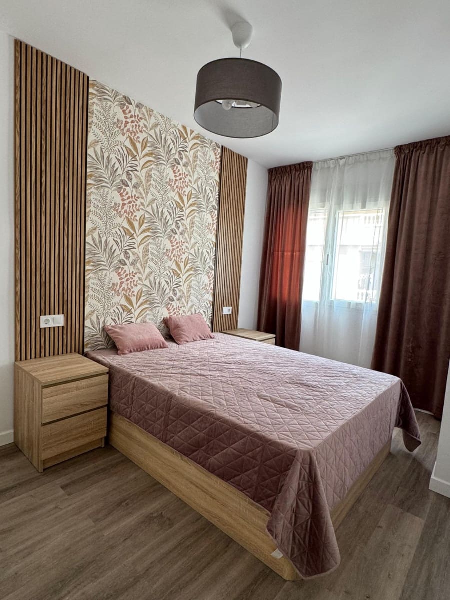 2 bedroom Apartment for sale in Torrevieja - € 158,000 (Ref: 8424966)