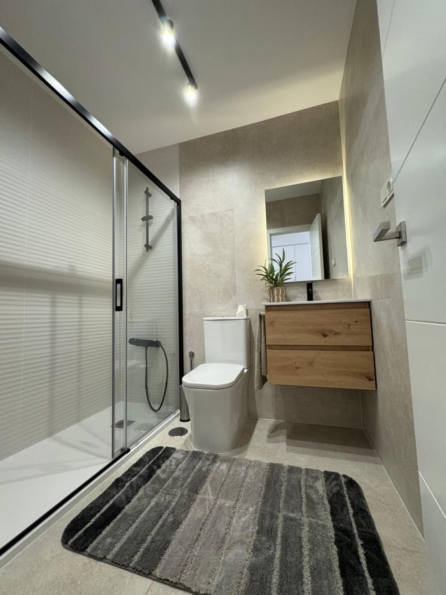 2 bedroom Apartment for sale in Torrevieja - € 158,000 (Ref: 8424966)