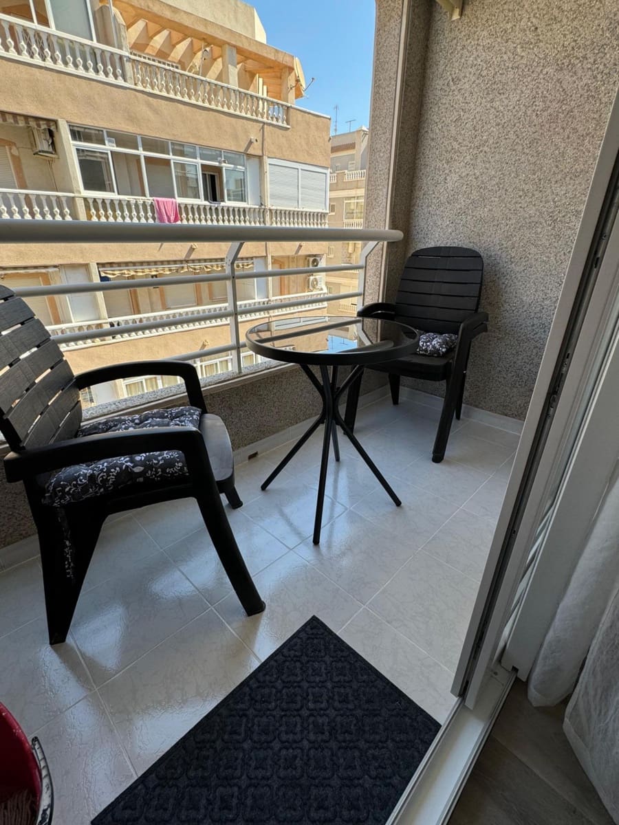 2 bedroom Apartment for sale in Torrevieja - € 158,000 (Ref: 8424966)