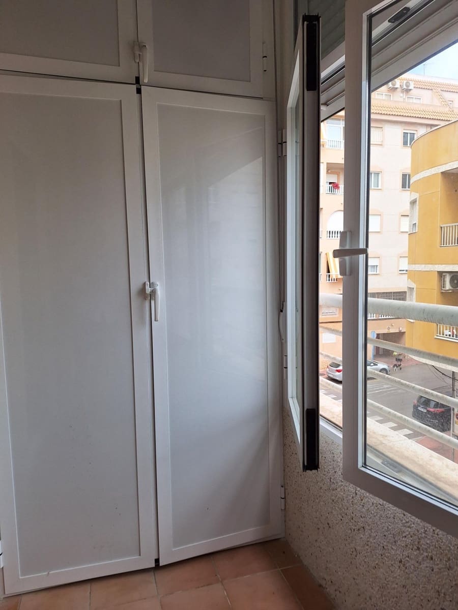 2 sypialnia Apartament na sprzedaż w Torrevieja - 124 900 € (Ref: 8424967)