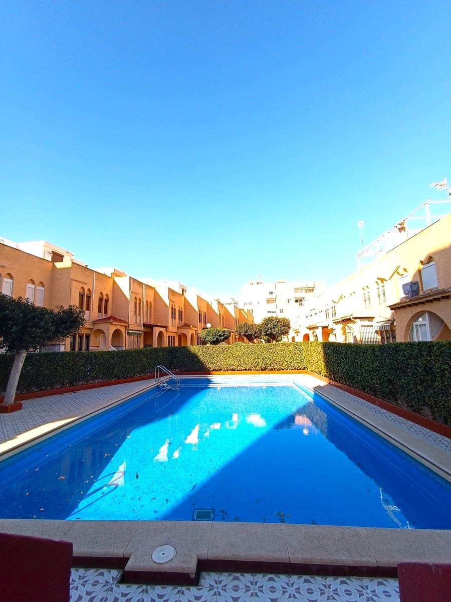 2 soveværelse Lejlighed til salg i La Mata med swimmingpool - € 169.000 (Ref: 8424968)