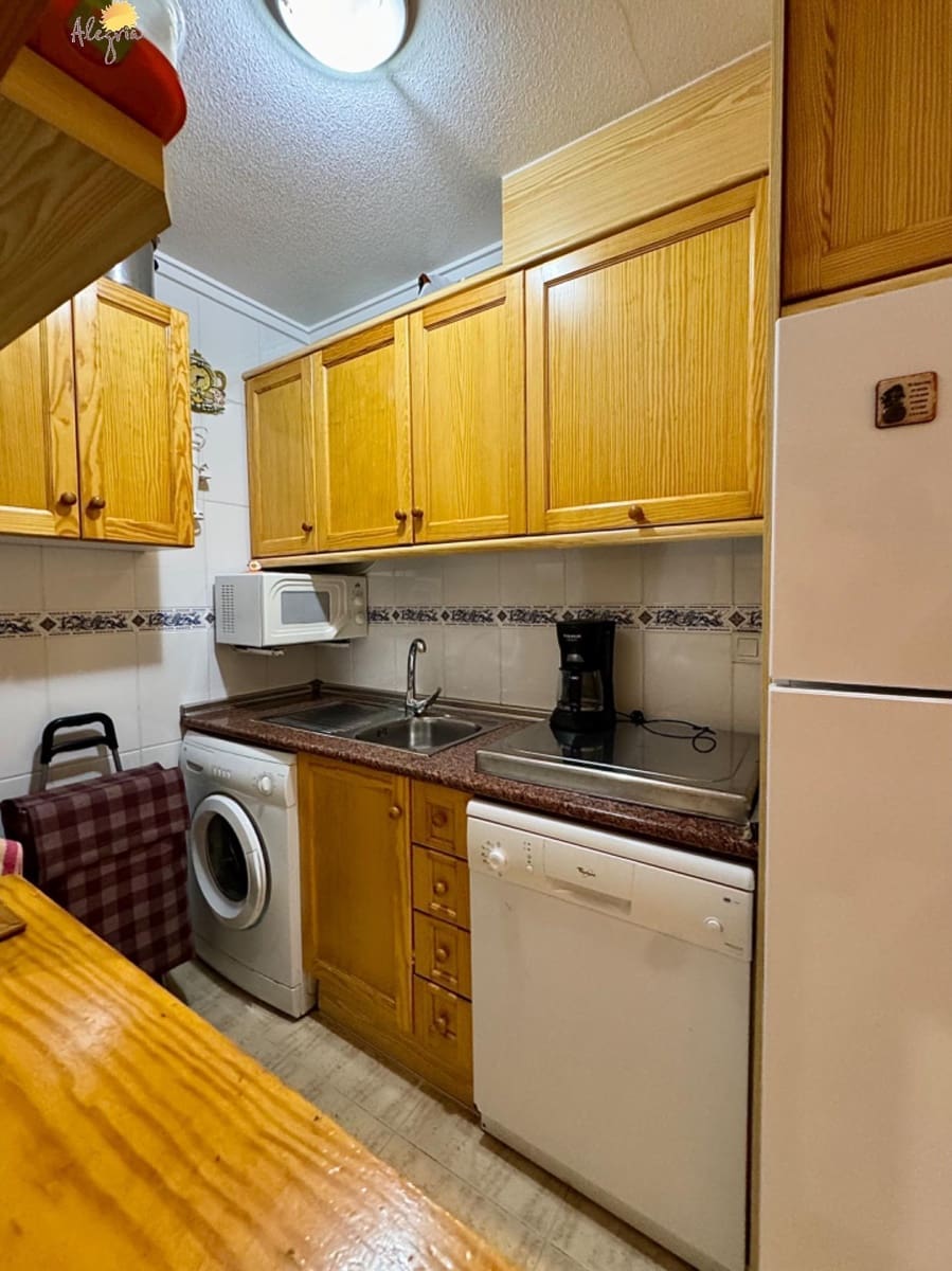 2 soveværelse Lejlighed til salg i Torrevieja med swimmingpool garage - € 134.900 (Ref: 8434277)