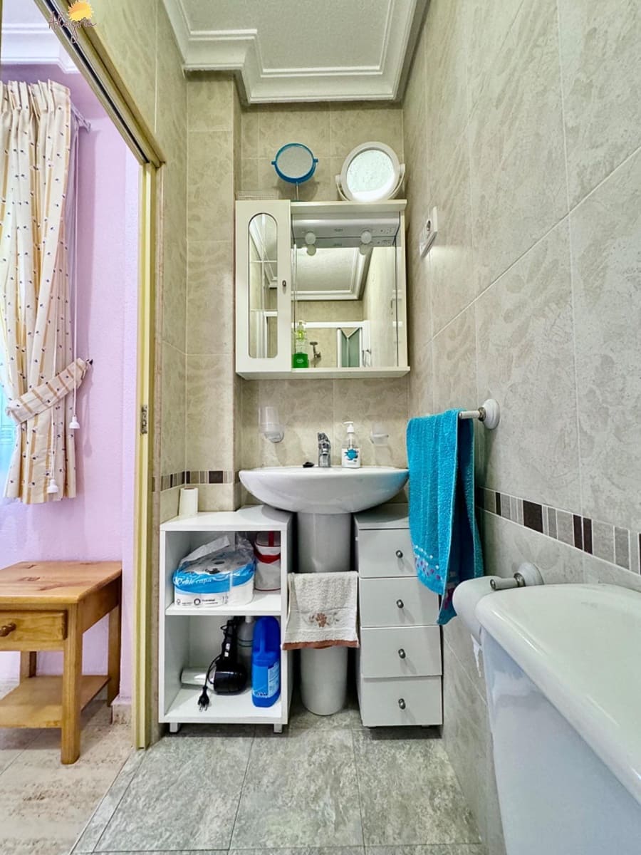 2 soveværelse Lejlighed til salg i Torrevieja med swimmingpool garage - € 134.900 (Ref: 8434277)