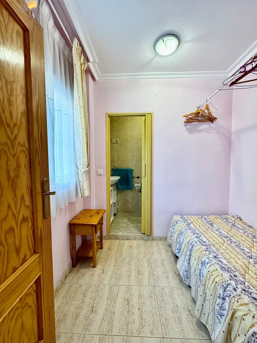 2 soveværelse Lejlighed til salg i Torrevieja med swimmingpool garage - € 134.900 (Ref: 8434277)