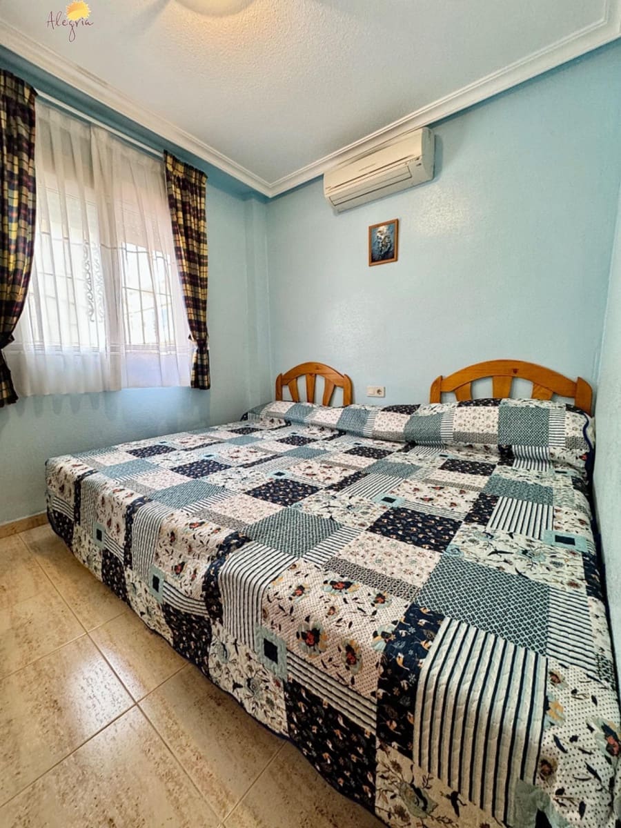 2 soveværelse Lejlighed til salg i Torrevieja med swimmingpool garage - € 134.900 (Ref: 8434277)