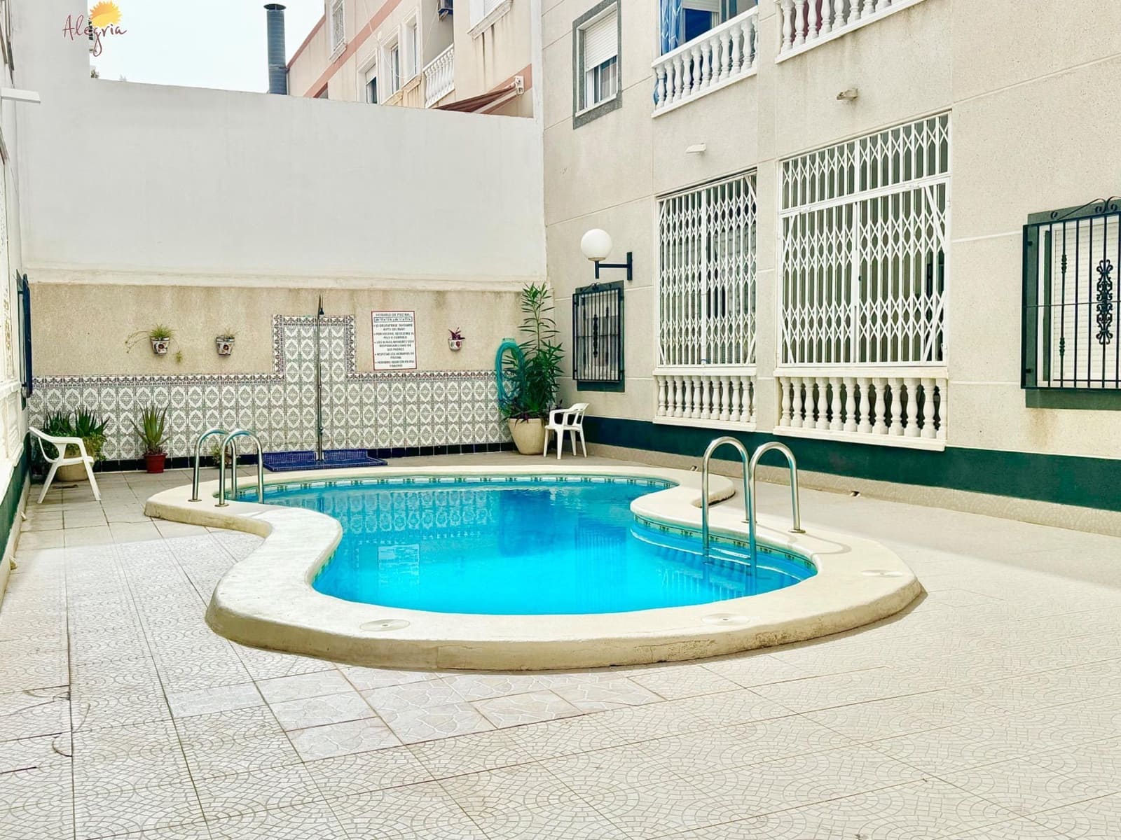 2 soveværelse Lejlighed til salg i Torrevieja med swimmingpool garage - € 134.900 (Ref: 8434277)