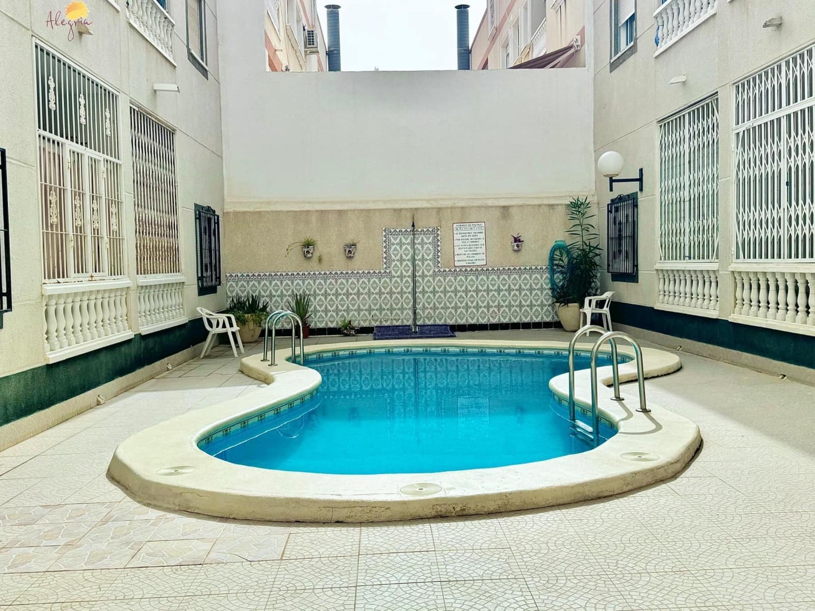 2 soveværelse Lejlighed til salg i Torrevieja med swimmingpool garage - € 134.900 (Ref: 8434277)