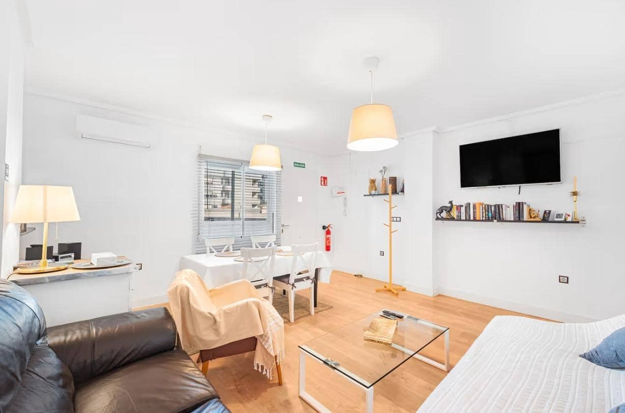 Appartement de 3 chambres de location de vacances à Torrevieja avec garage - 700 € (Ref: 8446943)