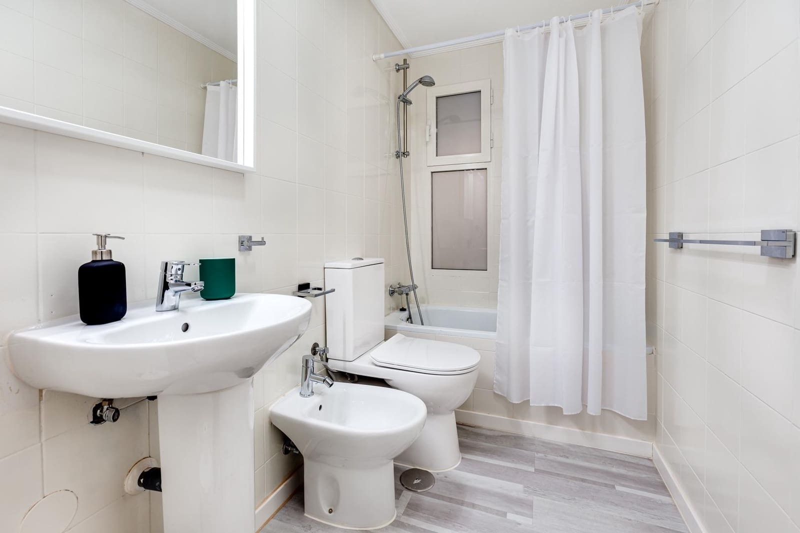 Appartement de 3 chambres de location de vacances à Torrevieja avec garage - 700 € (Ref: 8446943)