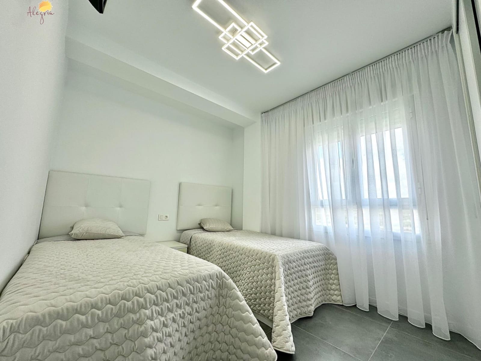 3 soveværelse Lejlighed til salg i Orihuela Costa med swimmingpool garage - € 235.000 (Ref: 8452490)