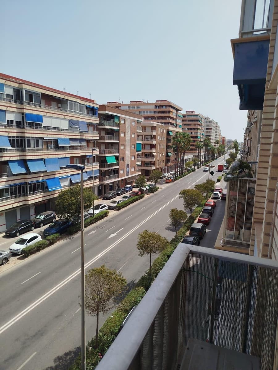 Apartamento de 3 habitaciones en Torrevieja en venta - 146.900 € (Ref: 8466433)