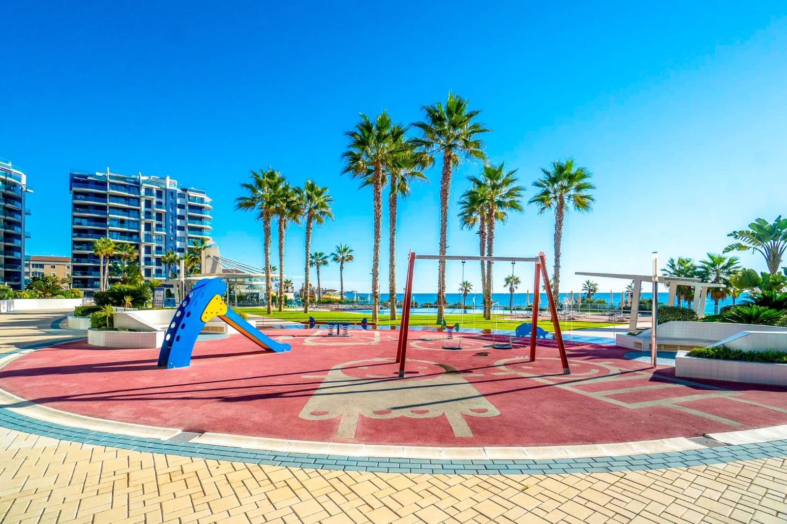 2 bedroom Apartment for sale in Punta Prima with pool garage - € 370,000 (Ref: 8473923)