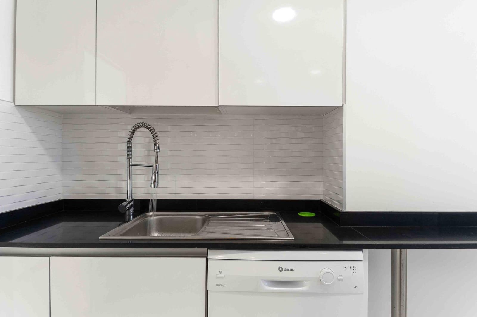 2 bedroom Apartment for sale in Punta Prima with pool garage - € 370,000 (Ref: 8473923)