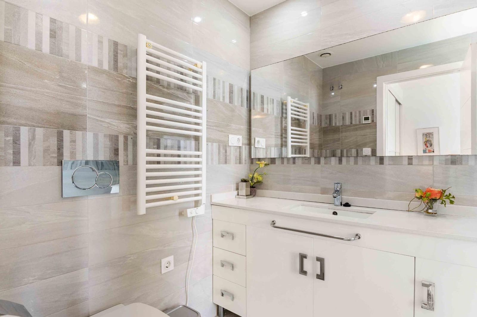 2 bedroom Apartment for sale in Punta Prima with pool garage - € 370,000 (Ref: 8473923)