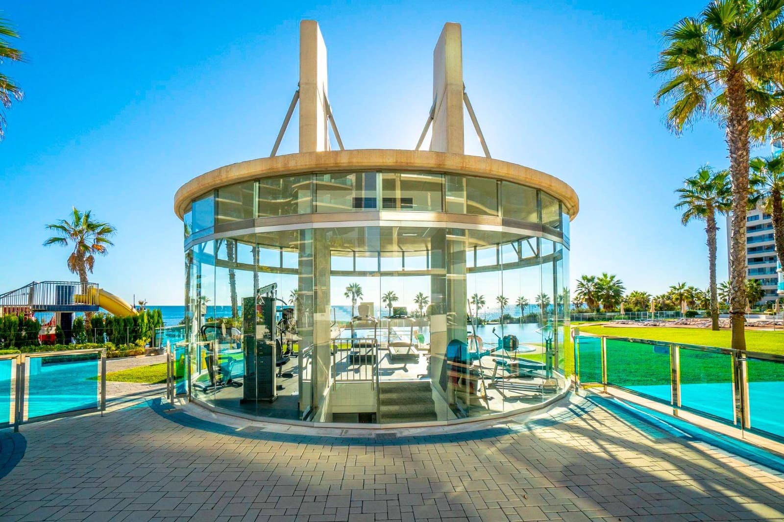 2 bedroom Apartment for sale in Punta Prima with pool garage - € 370,000 (Ref: 8473923)