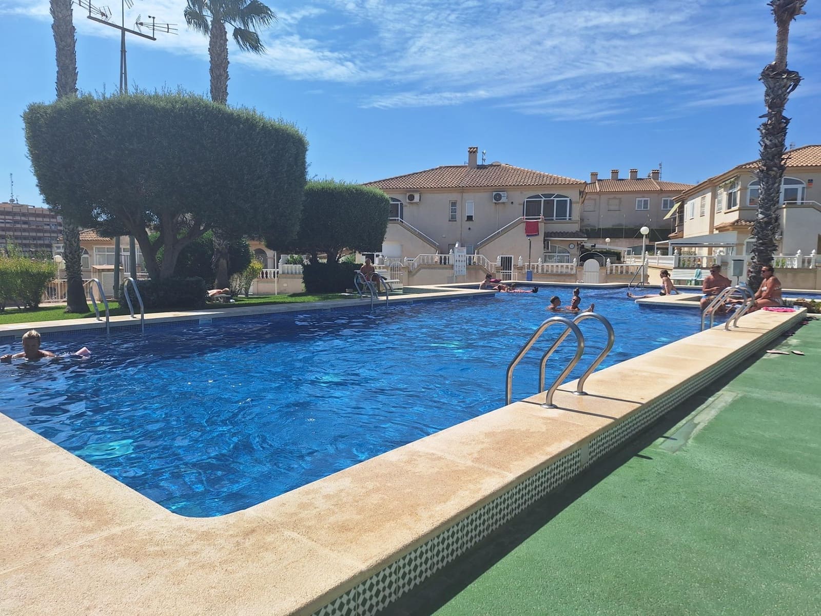 2 soveværelse Bungalow til salg i Torrevieja med swimmingpool garage - € 159.900 (Ref: 8476211)
