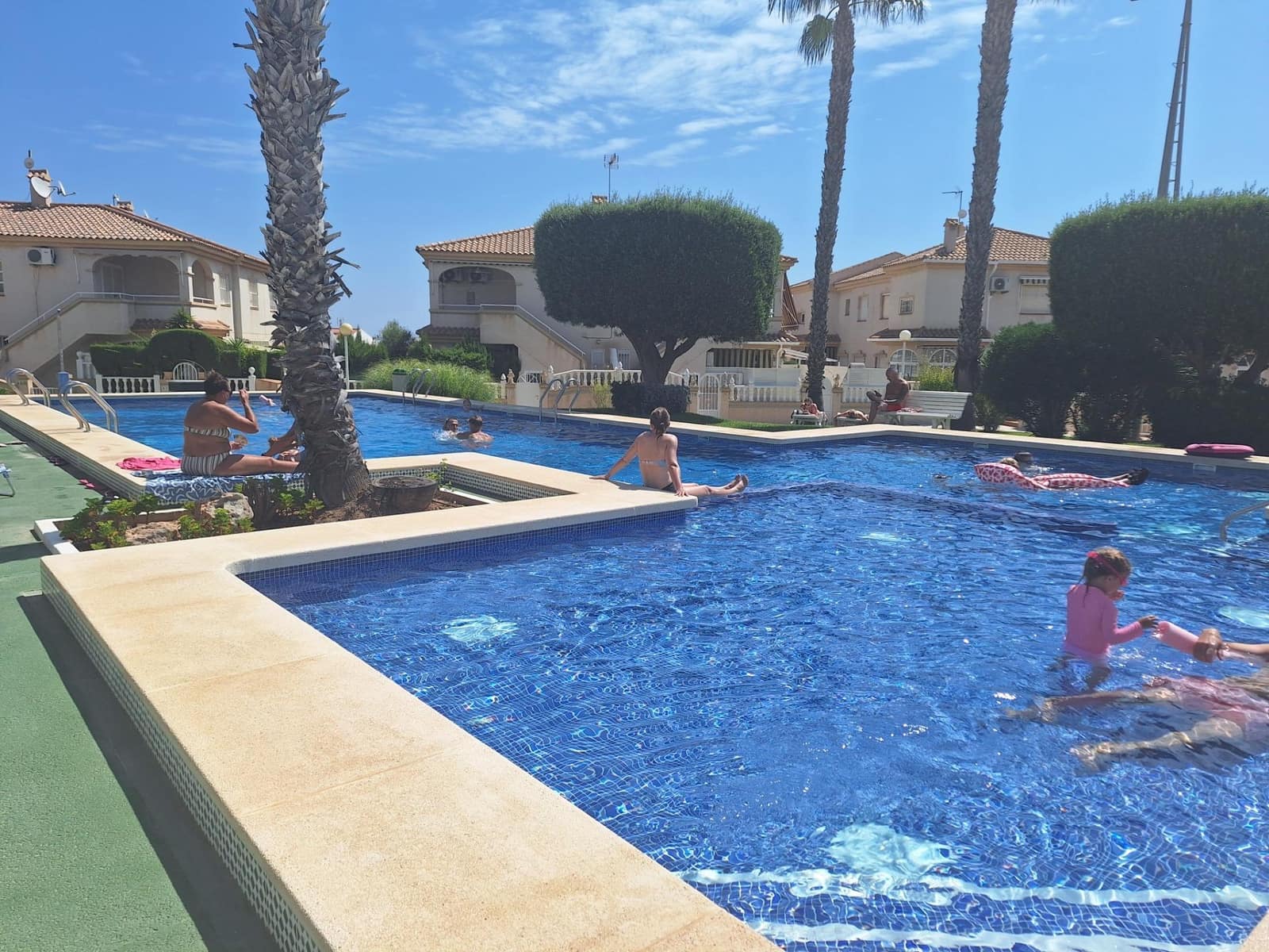 2 soveværelse Bungalow til salg i Torrevieja med swimmingpool garage - € 159.900 (Ref: 8476211)