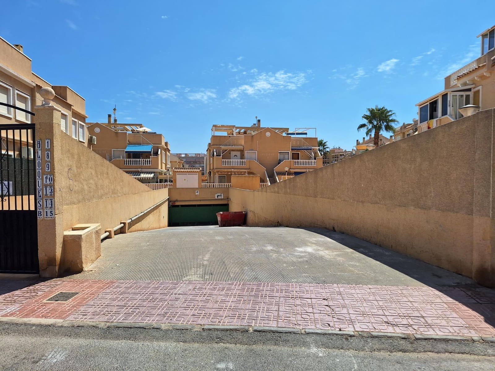 2 soveværelse Bungalow til salg i Torrevieja med swimmingpool garage - € 159.900 (Ref: 8476211)