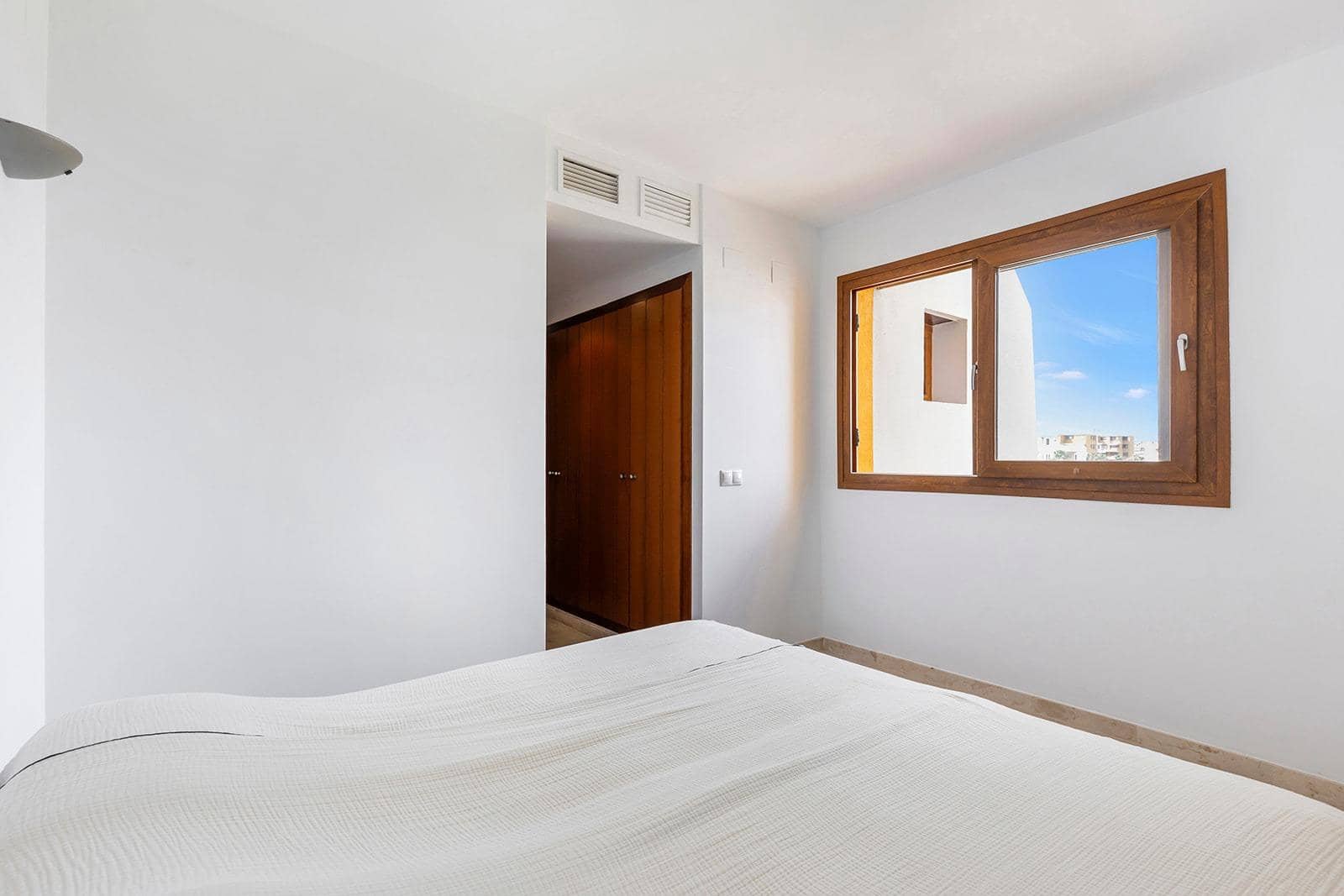 2 makuuhuone Huoneisto myytävänä paikassa Punta Prima mukana uima-altaan 
autotalli - 275 000 € (Ref: 8476915)