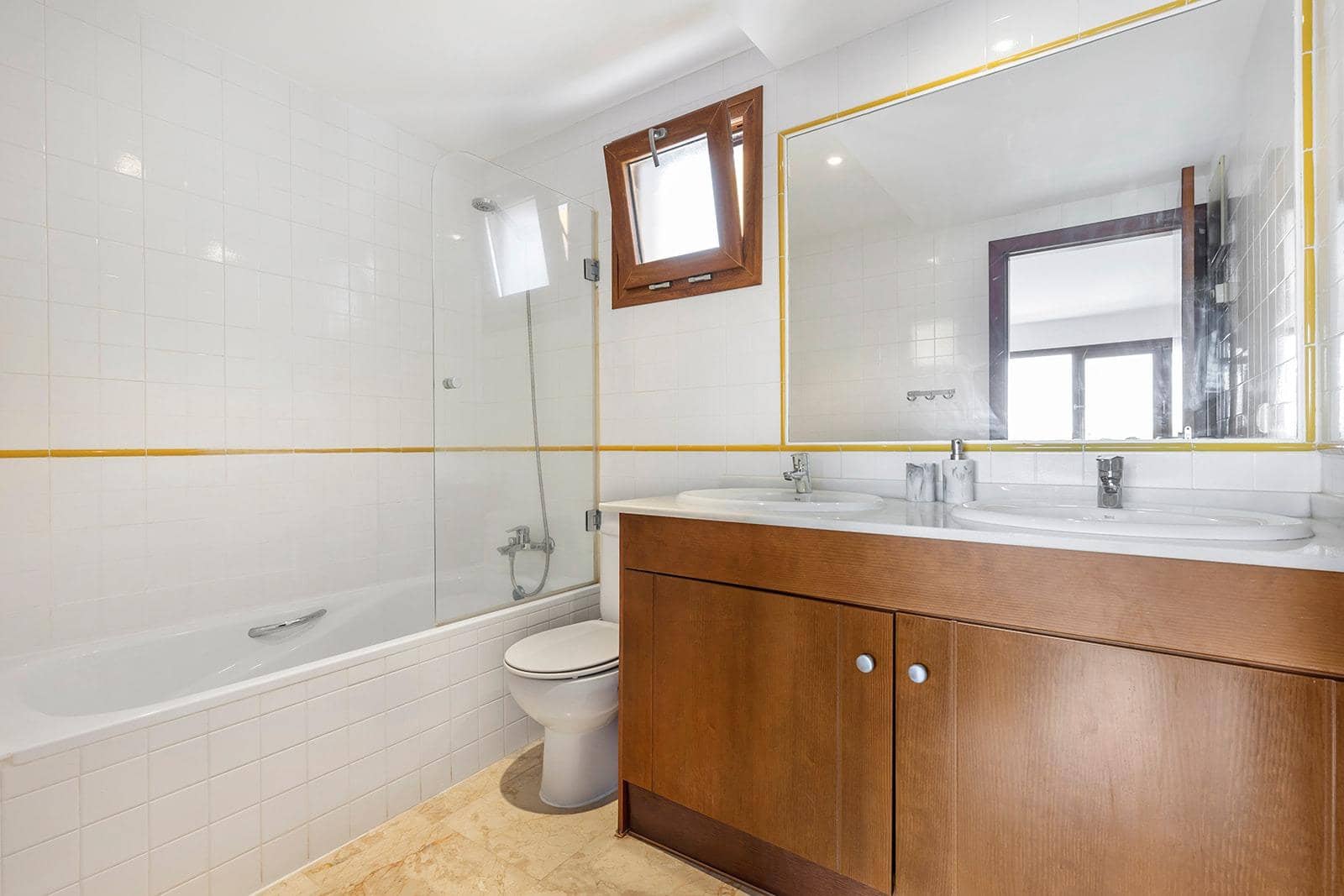 2 makuuhuone Huoneisto myytävänä paikassa Punta Prima mukana uima-altaan 
autotalli - 275 000 € (Ref: 8476915)