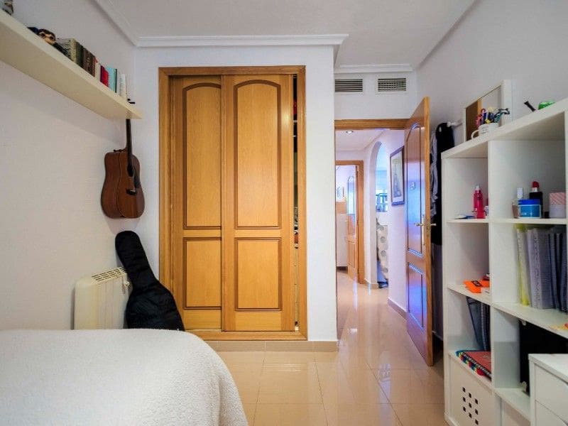 4 quarto Apartamento para venda em Torrevieja - 230 000 € (Ref: 8477869)