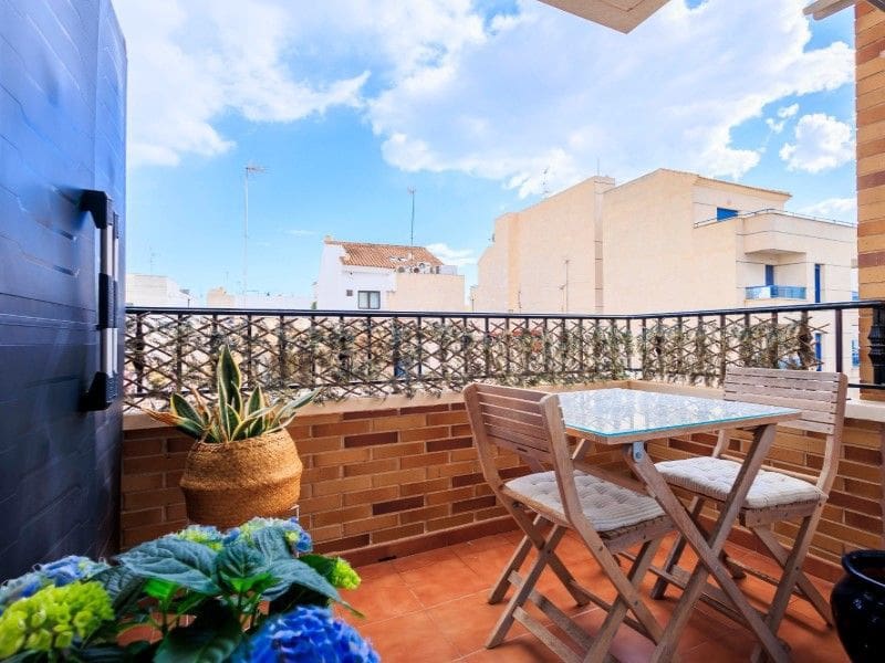 4 quarto Apartamento para venda em Torrevieja - 230 000 € (Ref: 8477869)