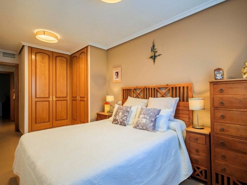 4 quarto Apartamento para venda em Torrevieja - 230 000 € (Ref: 8477869)