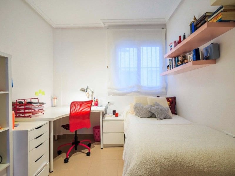 4 quarto Apartamento para venda em Torrevieja - 230 000 € (Ref: 8477869)