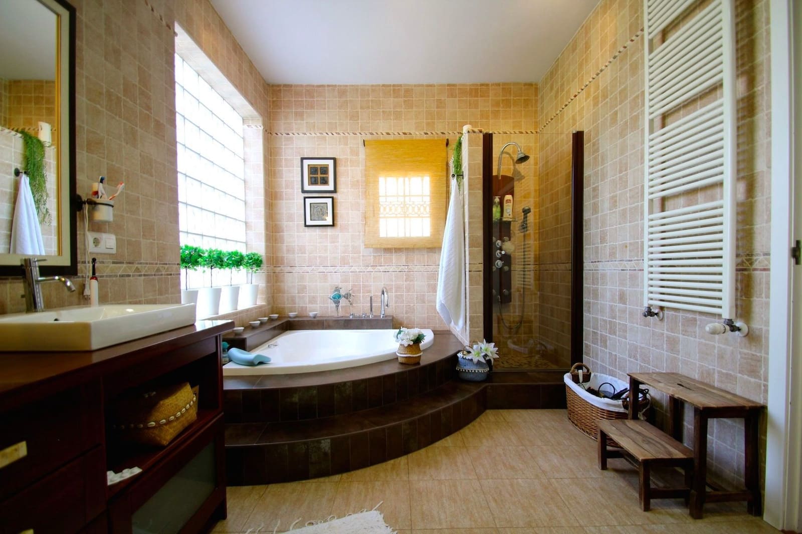 6 bedroom Villa for sale in Aguas Nuevas with pool - € 900,000 (Ref: 8484717)