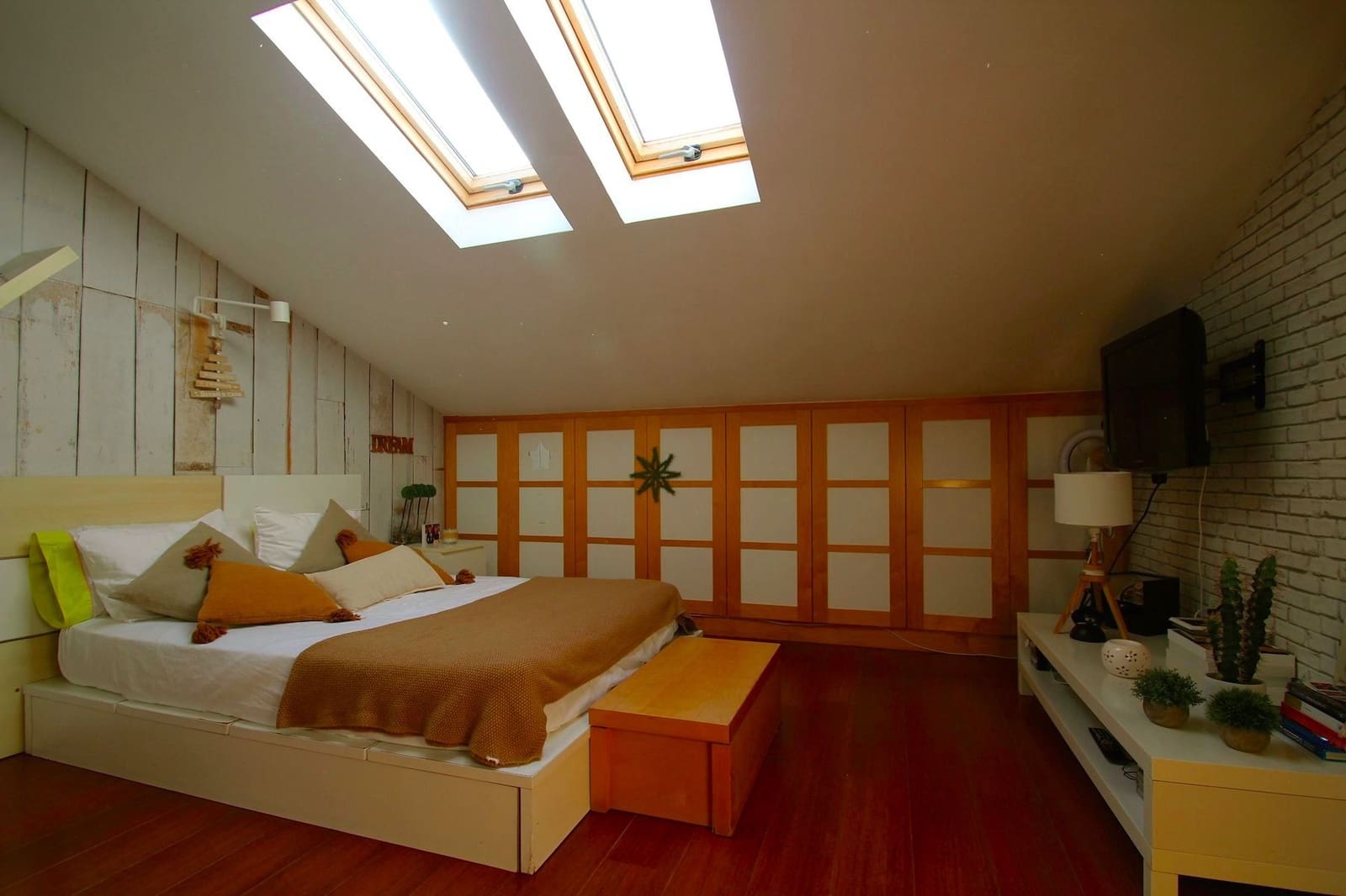 6 bedroom Villa for sale in Aguas Nuevas with pool - € 900,000 (Ref: 8484717)