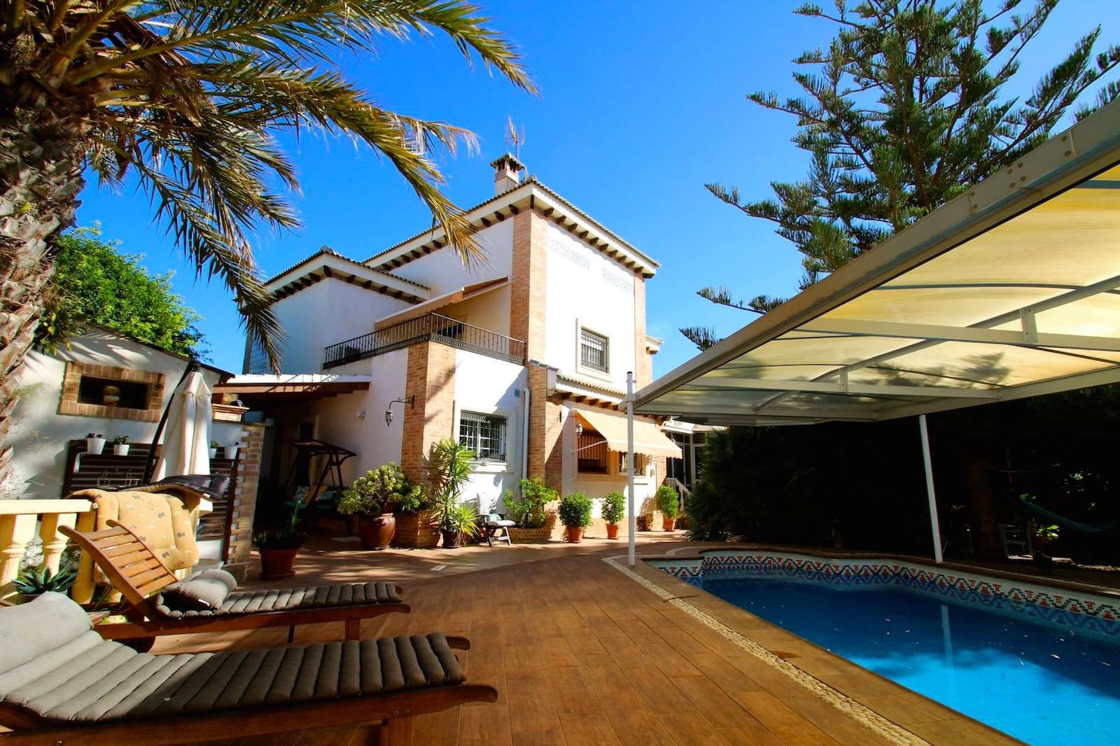 6 bedroom Villa for sale in Aguas Nuevas with pool - € 900,000 (Ref: 8484717)