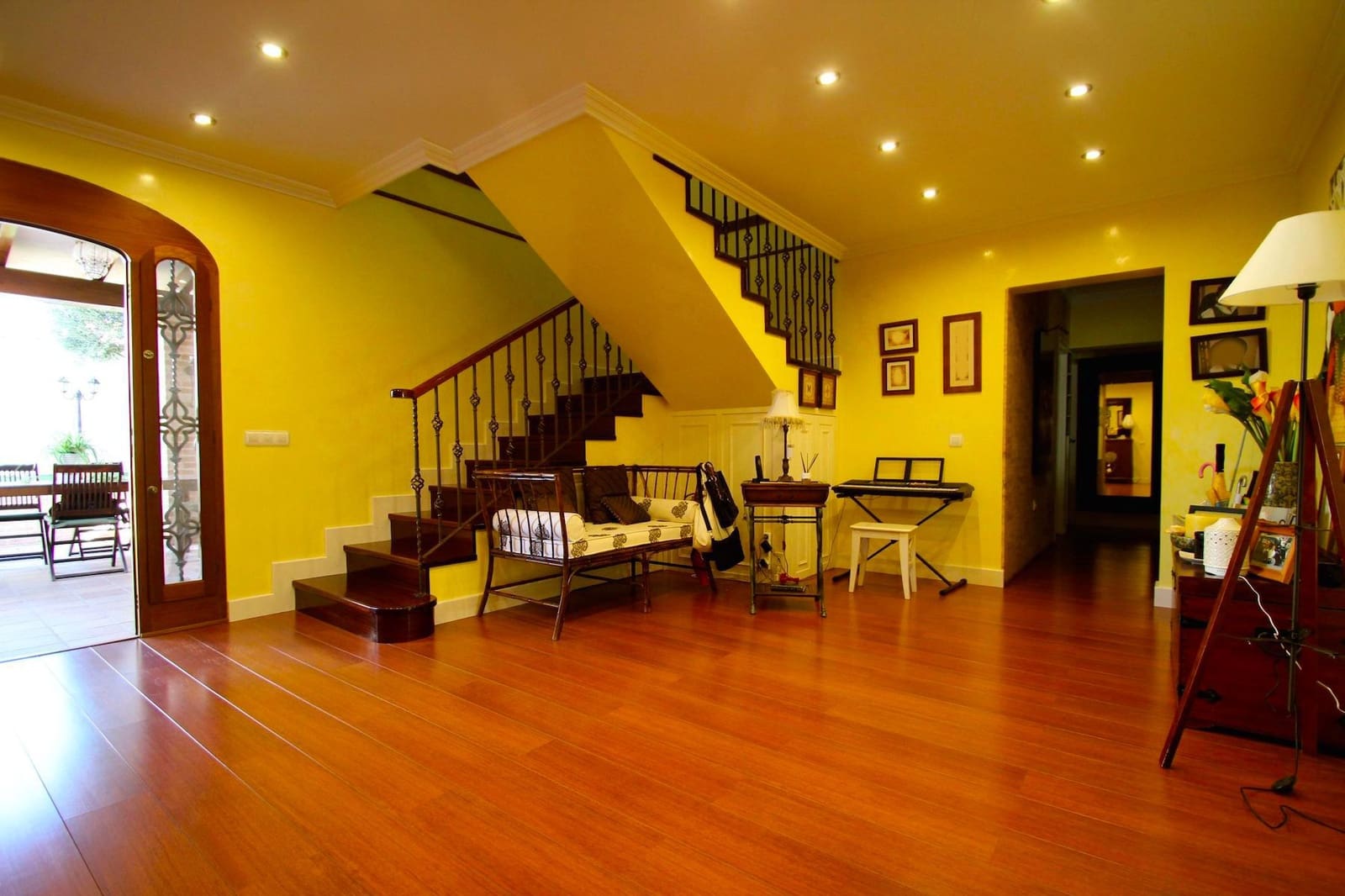 6 bedroom Villa for sale in Aguas Nuevas with pool - € 900,000 (Ref: 8484717)