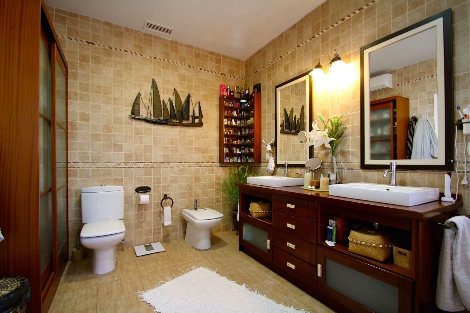 6 bedroom Villa for sale in Aguas Nuevas with pool - € 900,000 (Ref: 8484717)