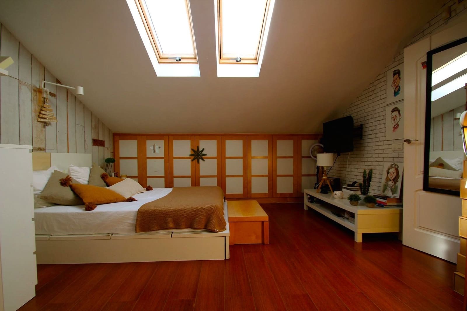 6 bedroom Villa for sale in Aguas Nuevas with pool - € 900,000 (Ref: 8484717)