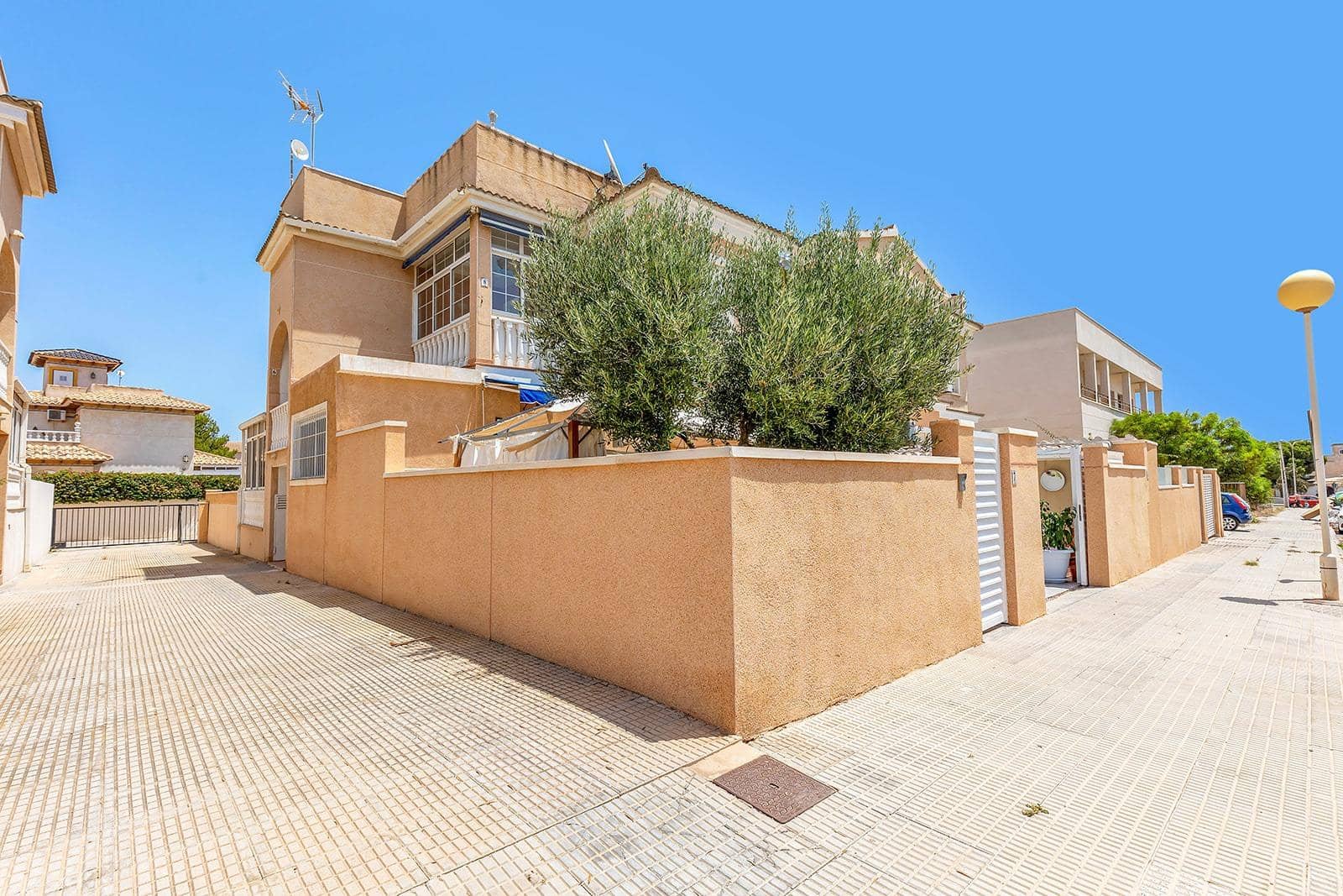 2 bedroom Bungalow for sale in La Zenia - € 199,900 (Ref: 8488954)