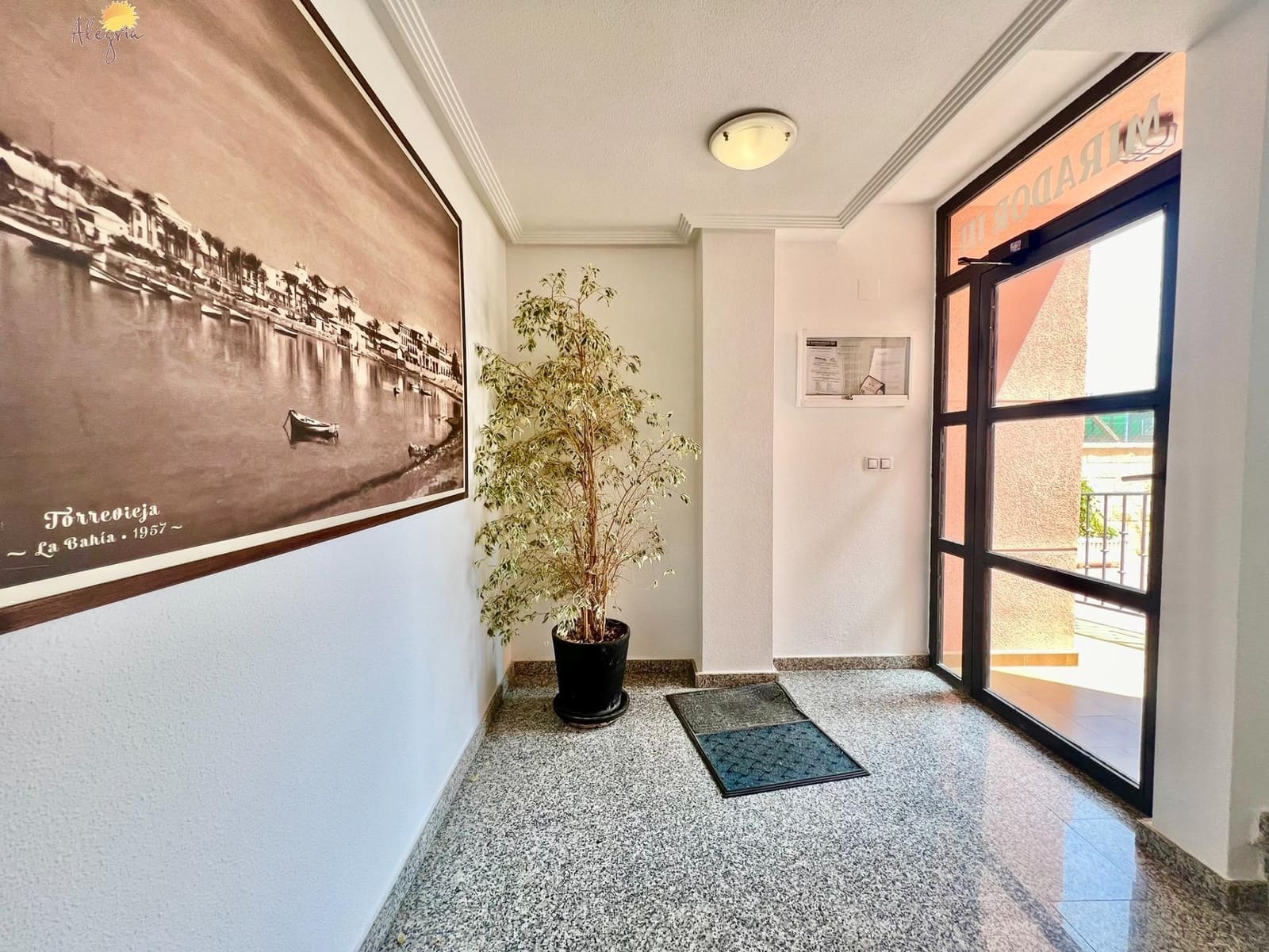 2 chambre Appartement à vendre à Torrevieja avec piscine - 149 900 € (Ref: 8493777)